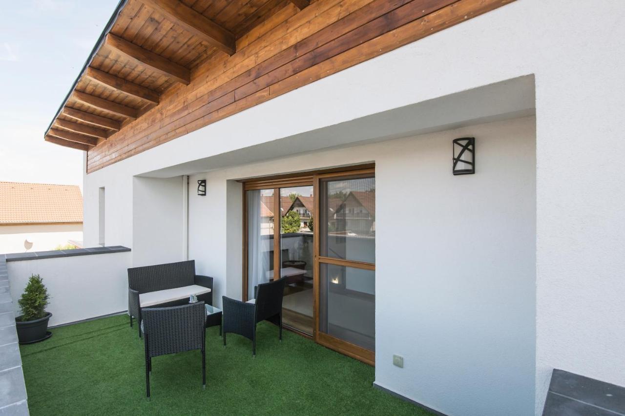 Eszterhaz Villa Balatonkeresztúr Exterior foto